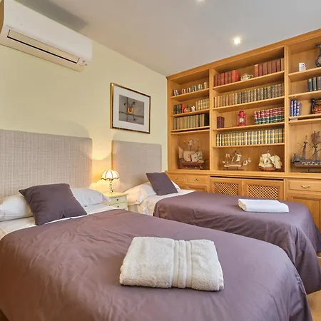 Apartamentos Carlos Madrid Extérieur photo